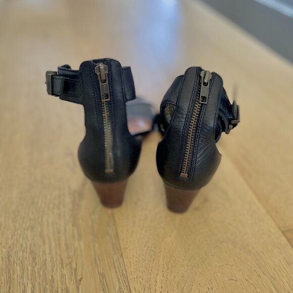 Ugg Char Wedge Sandals - Picture 9 of 12